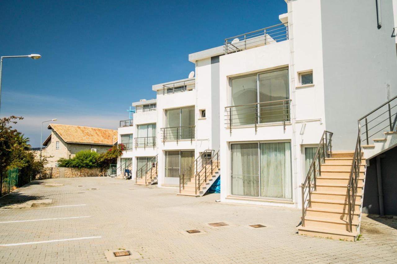 Spacious Three-Bedroom Apartment With Sea View A4 Лапитос Экстерьер фото