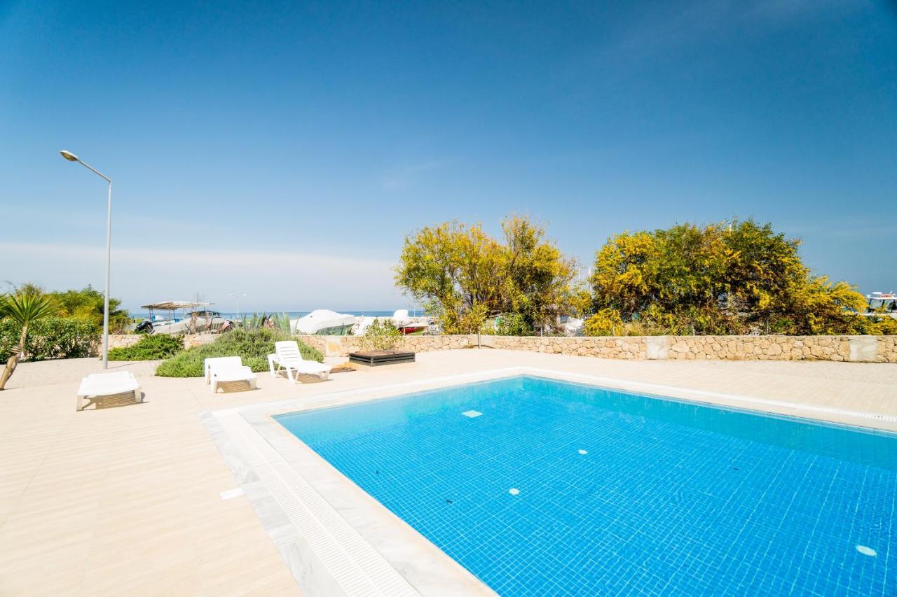 Spacious Three-Bedroom Apartment With Sea View A4 Лапитос Экстерьер фото